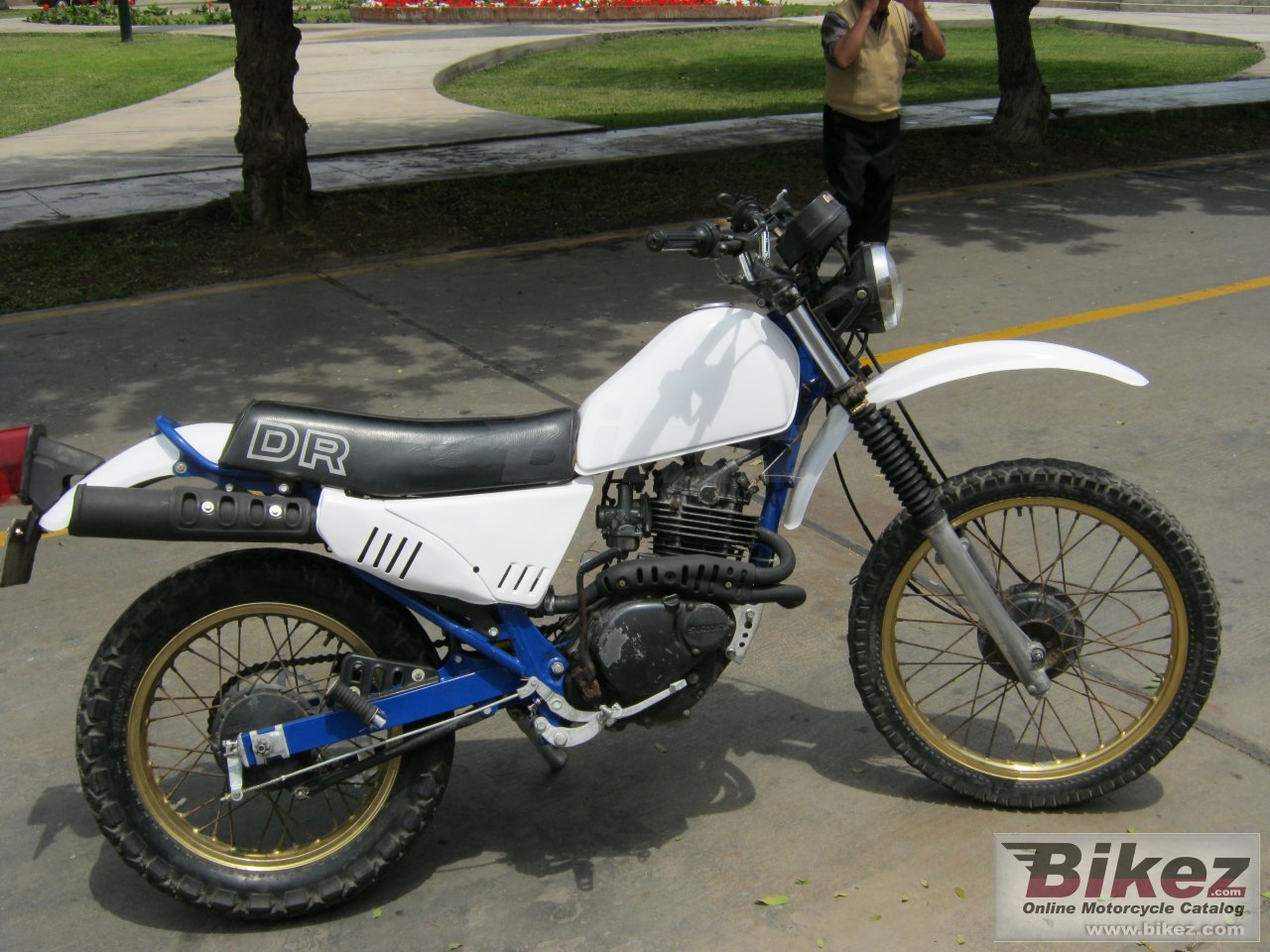 Suzuki dr 250 s